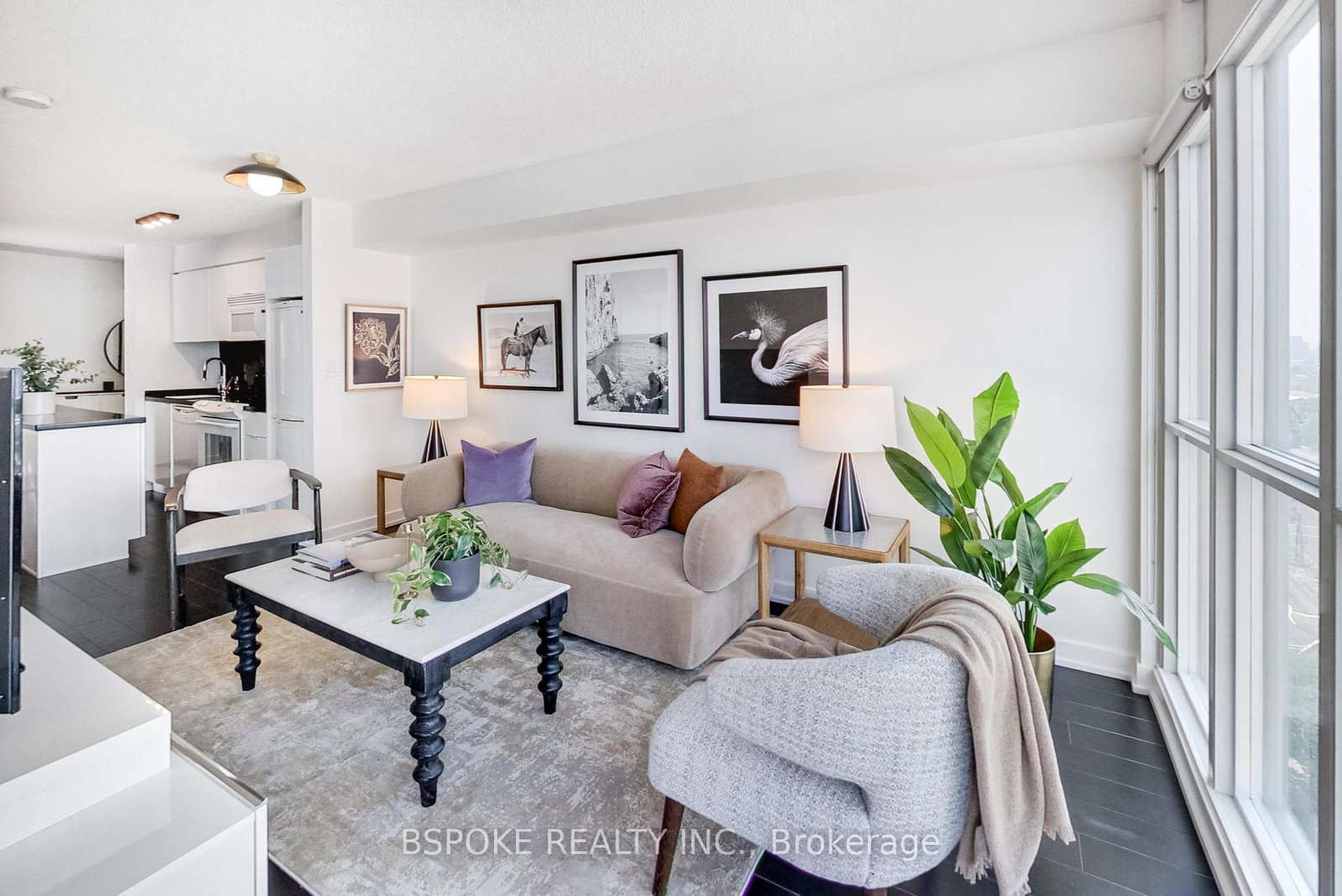 15-iceboat-terrace-toronto-ontario-c12223491