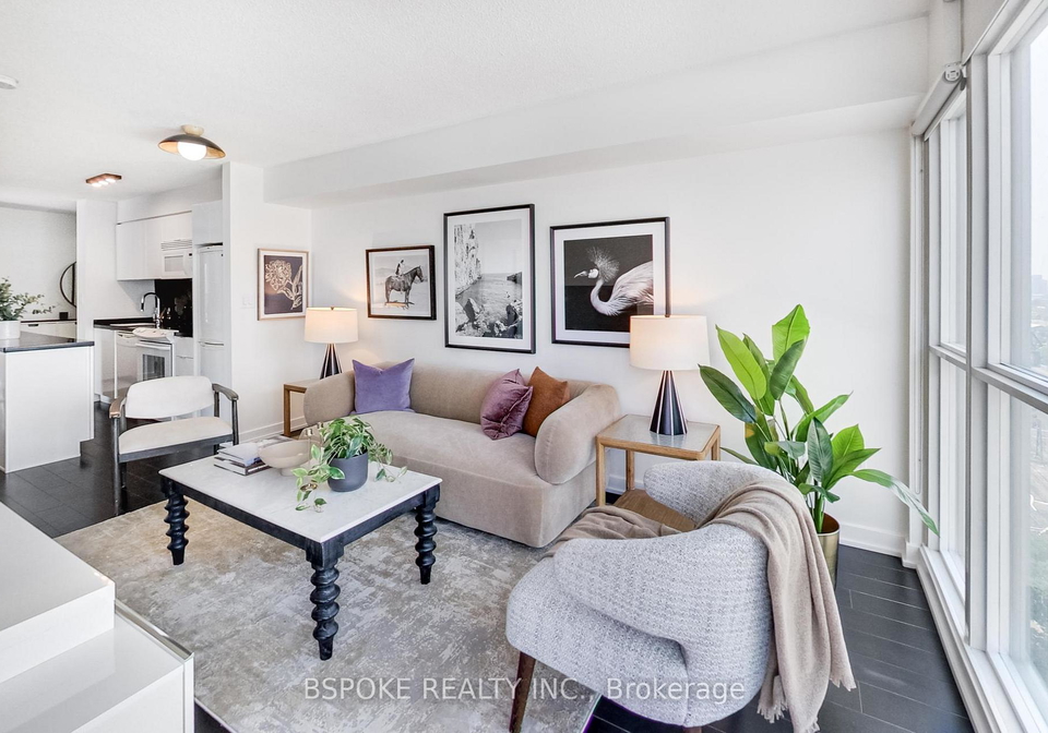 15-iceboat-terrace-toronto-ontario-c12223491