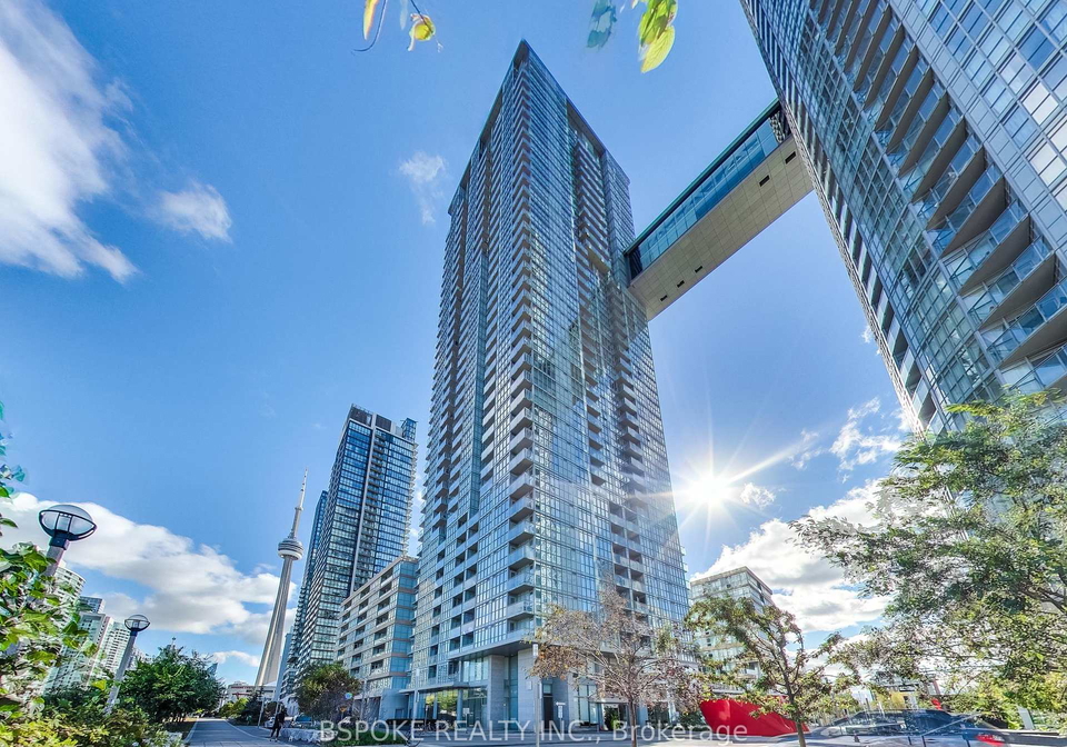 15-iceboat-terrace-toronto-ontario-c12223491