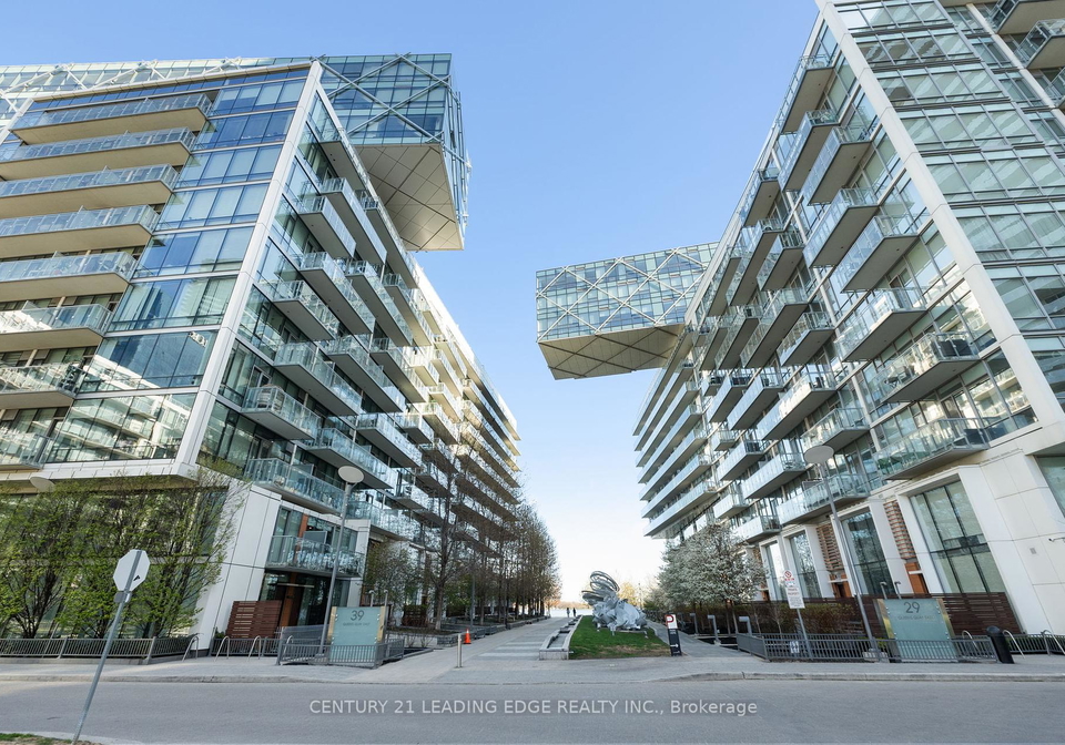 39-queens-quay-e-toronto-ontario-c12223506