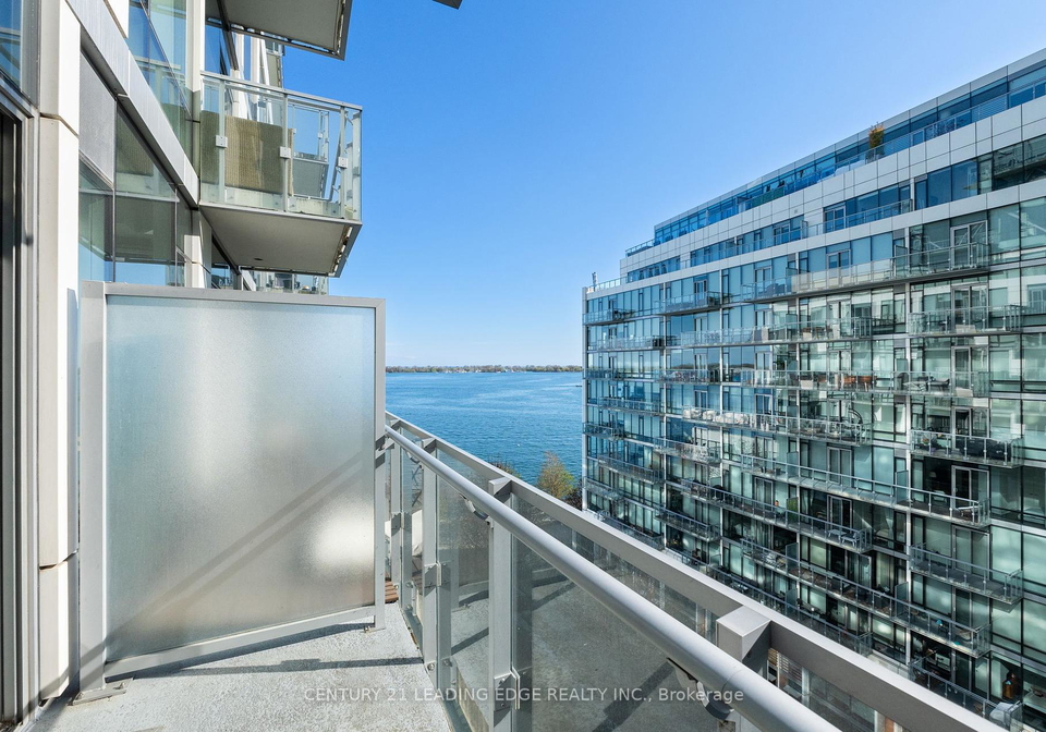 39-queens-quay-e-toronto-ontario-c12223506
