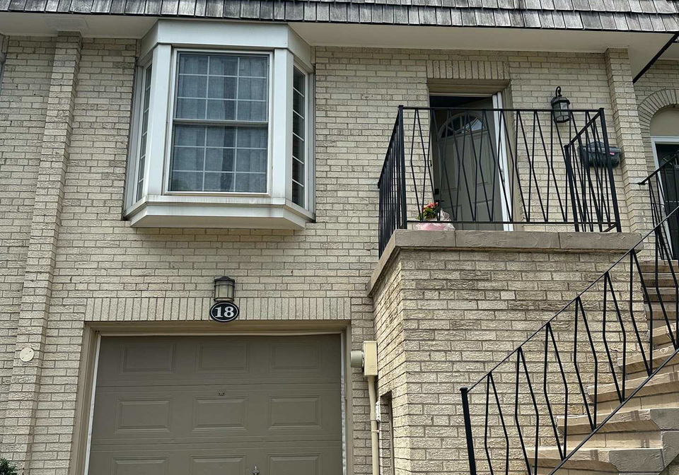 18-stonedale-placeway-north-york-ontario-c12223634