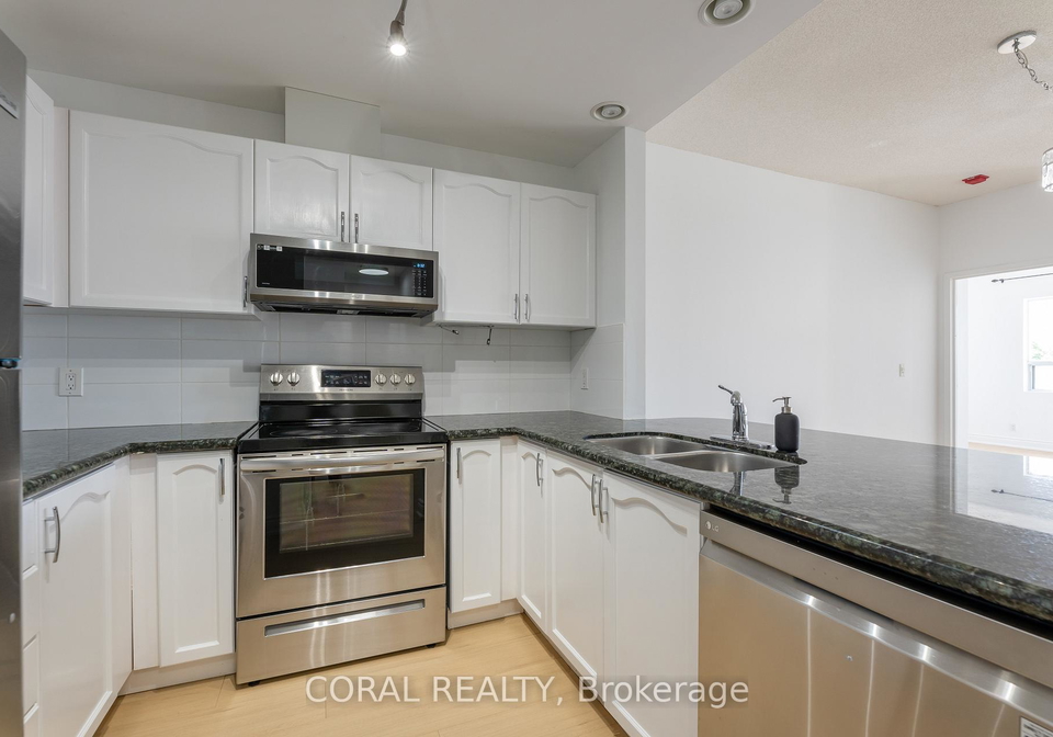 778-sheppard-avenue-w-toronto-ontario-c12223733