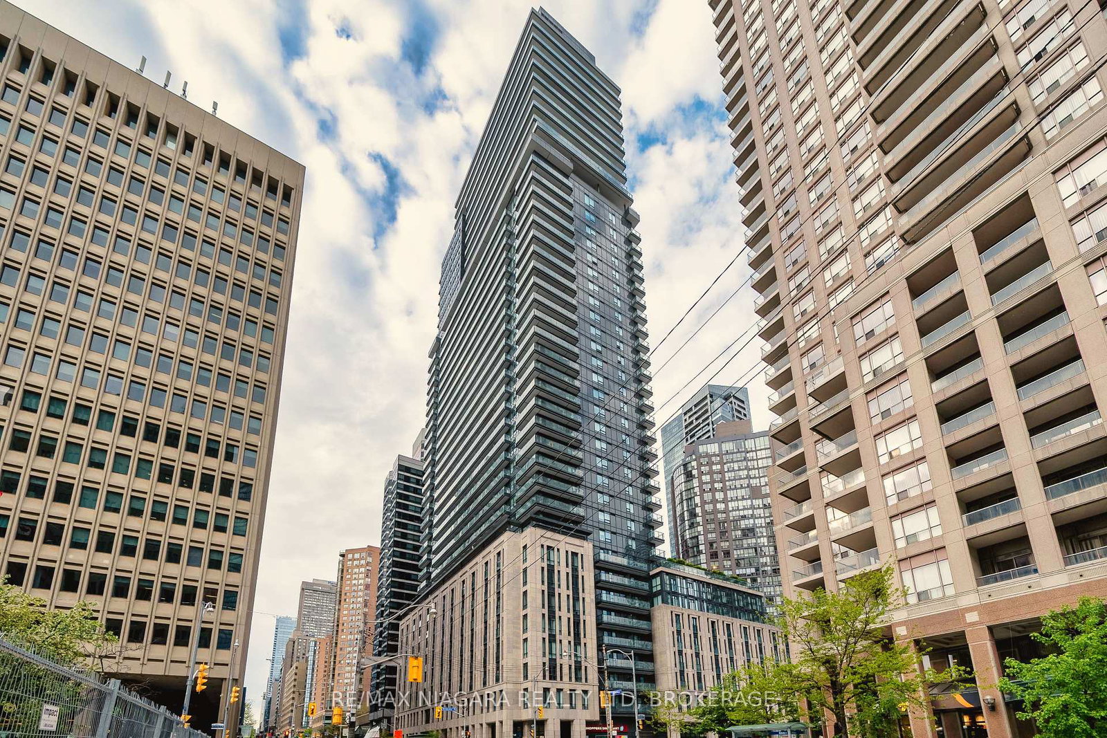 955-bay-street-toronto-ontario-c12223836