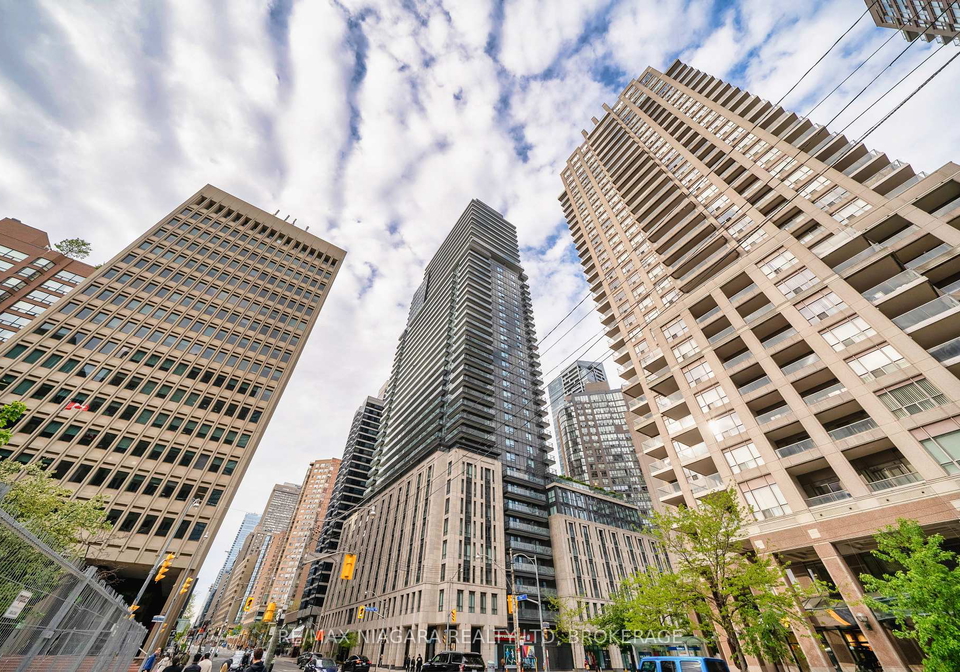 955-bay-street-toronto-ontario-c12223836