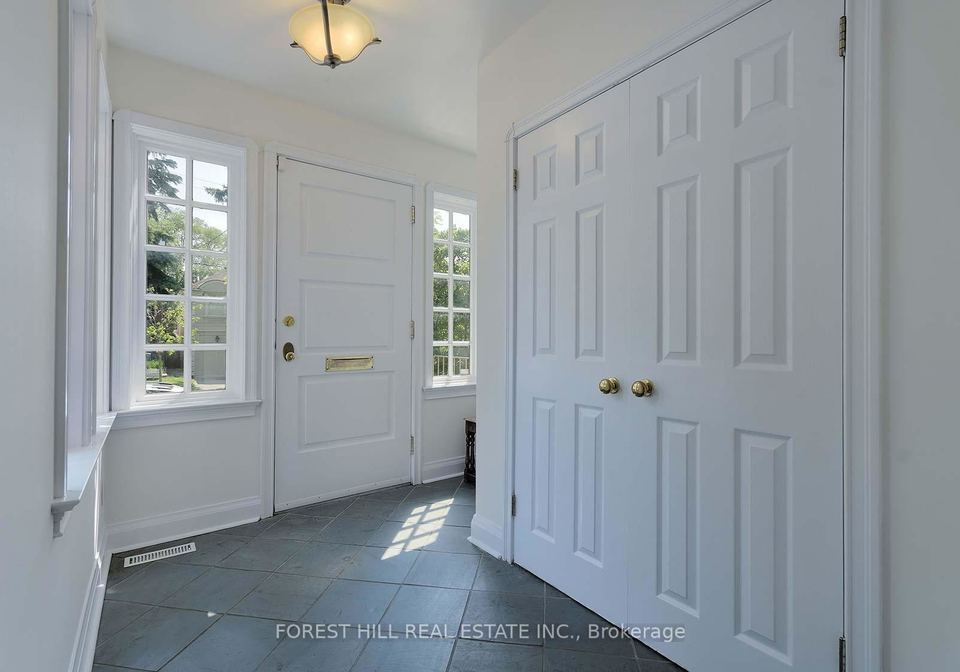 10-peveril-hill-s-toronto-ontario-c12224090