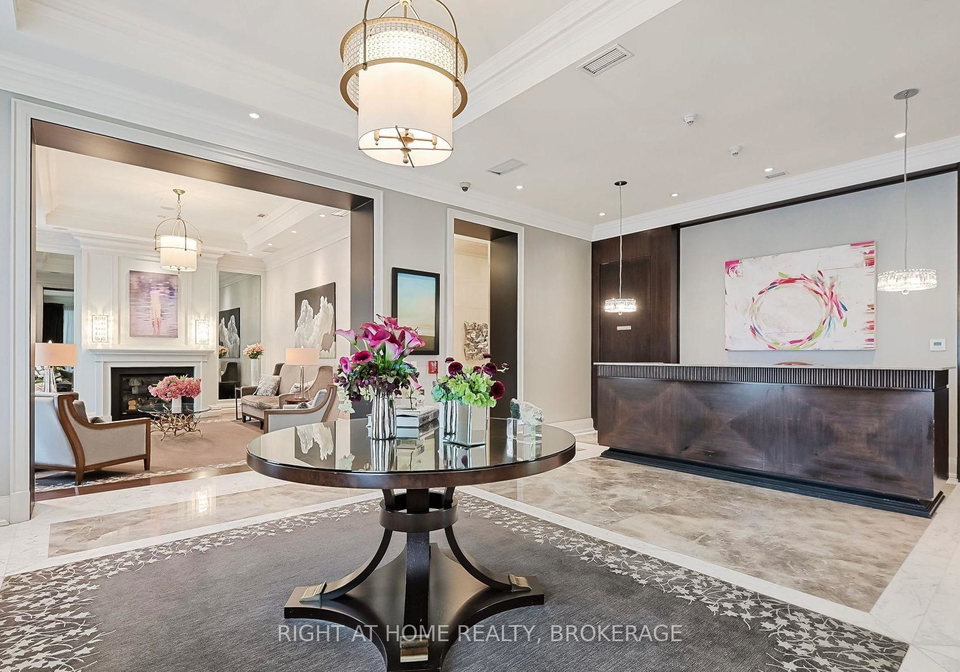 155-st-clair-avenue-w-toronto-ontario-c12224345