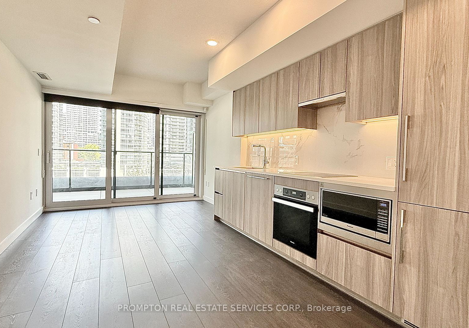 1-concord-cityplace-way-toronto-ontario-c12224468