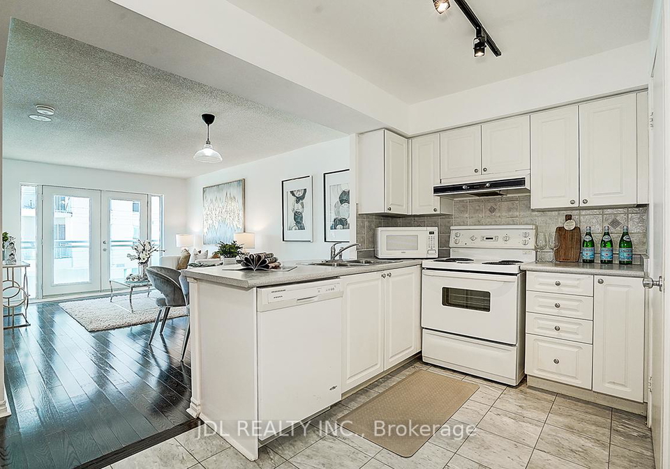 600-queens-quay-w-toronto-ontario-c12224476