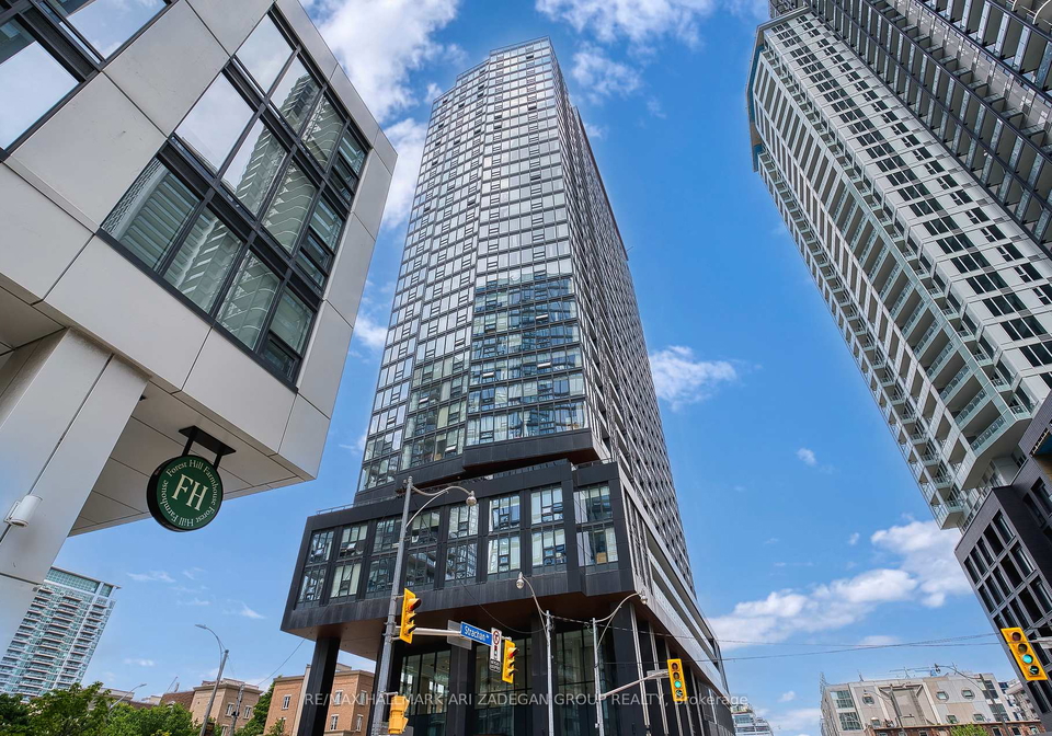 19-western-battery-road-toronto-ontario-c12224580