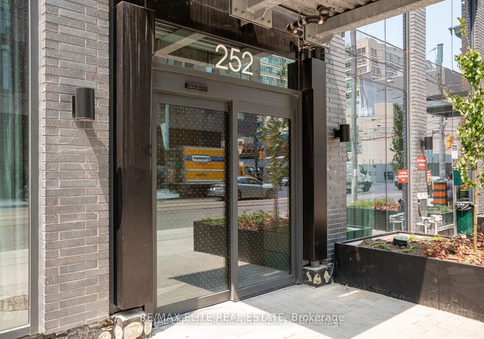 252-church-street-toronto-ontario-c12224905