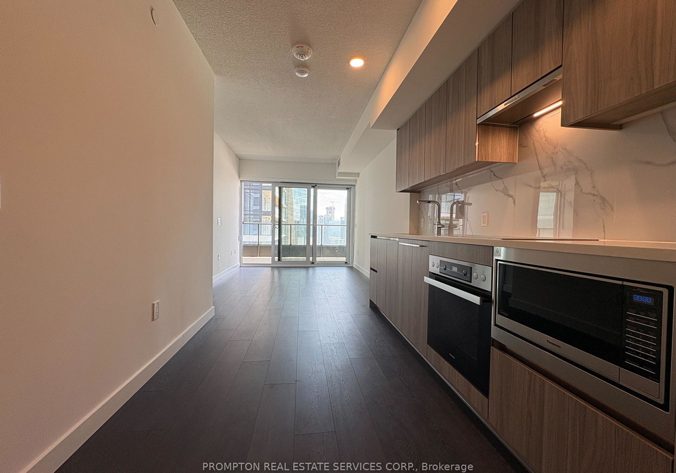 3-concord-cityplace-way-toronto-ontario-c12224908