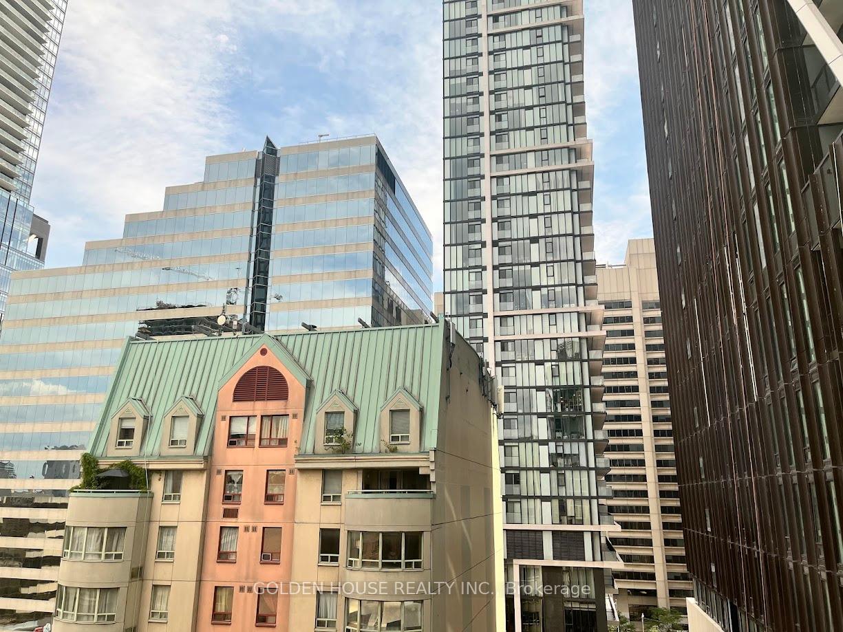 121-st-patrick-street-toronto-ontario-c12225148