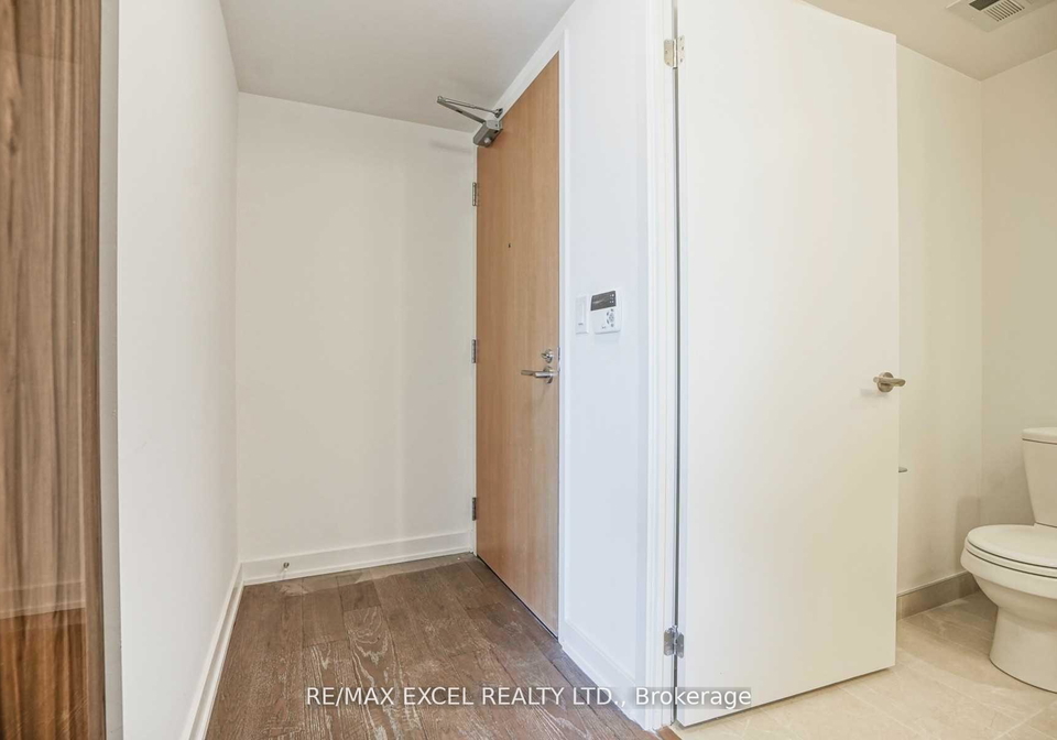 11-wellesley-street-w-toronto-ontario-c12225212