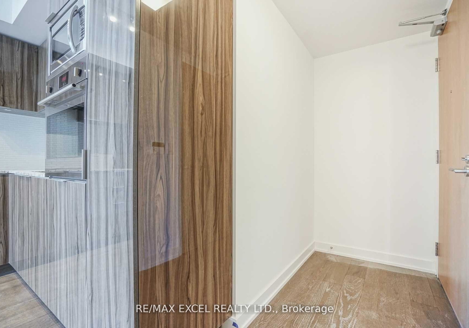 11-wellesley-street-w-toronto-ontario-c12225212