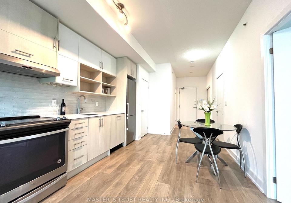 150-fairview-mall-drive-north-york-ontario-c12226110