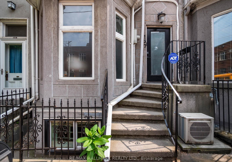 137-gerrard-street-e-toronto-ontario-c12226217