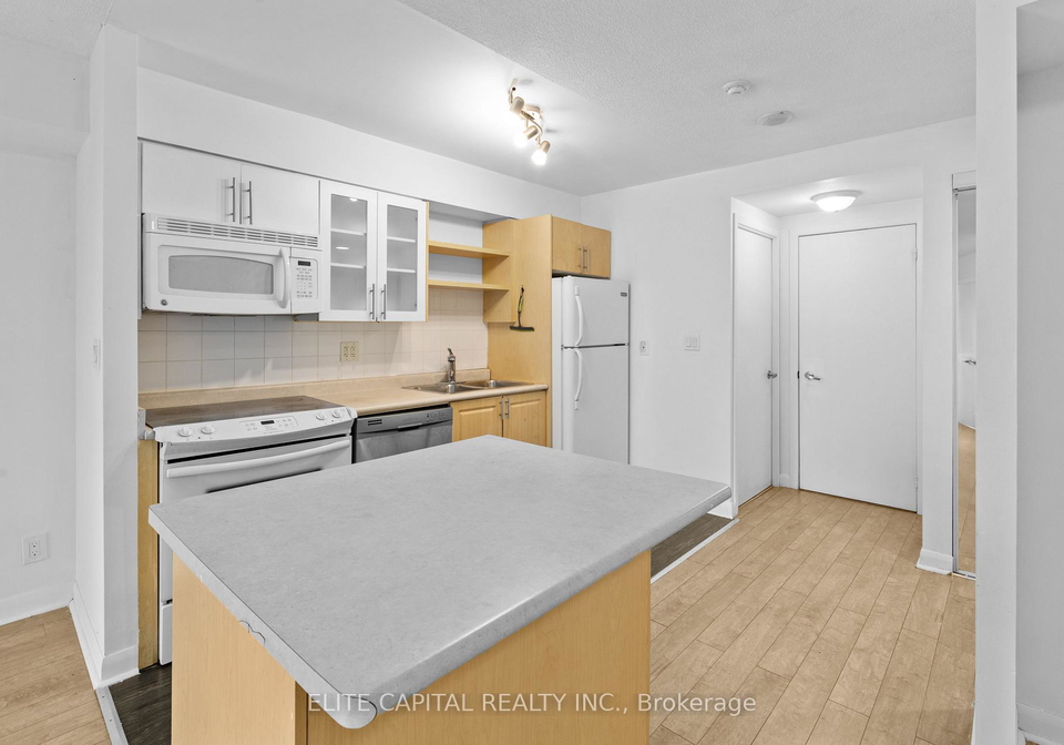 600-fleet-street-toronto-ontario-c12226503