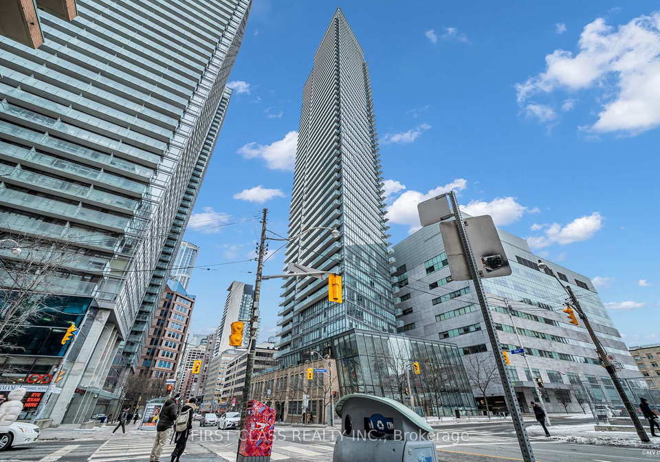 832-bay-street-toronto-ontario-c12226540