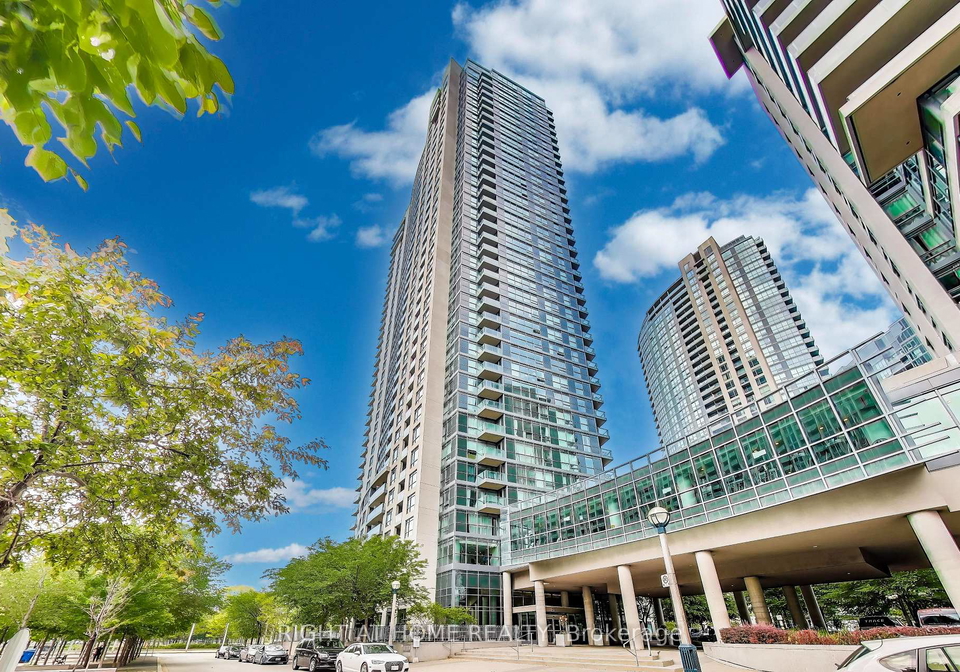 215-fort-york-boulevard-toronto-ontario-c12226560