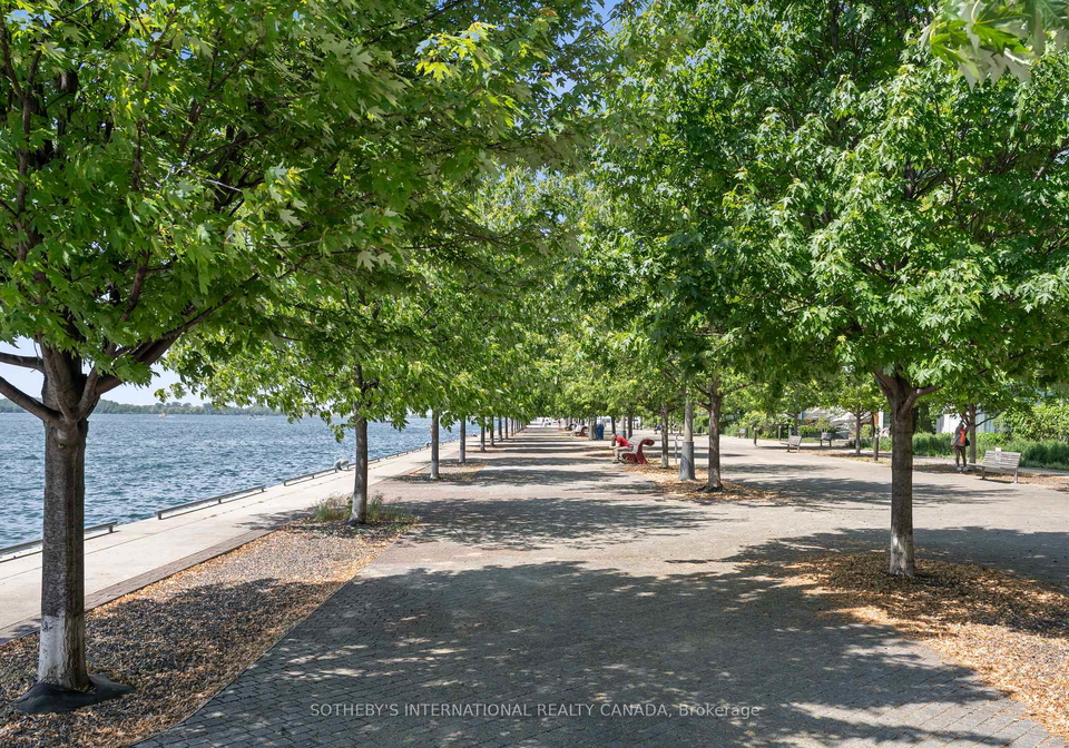 39-queens-quay-e-toronto-ontario-c12226712