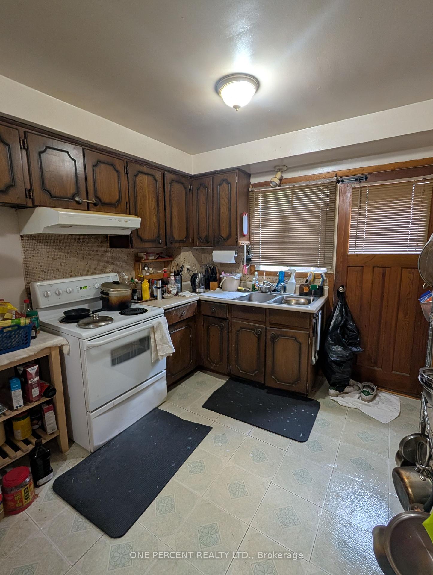 87-lippincott-street-toronto-ontario-c12226796