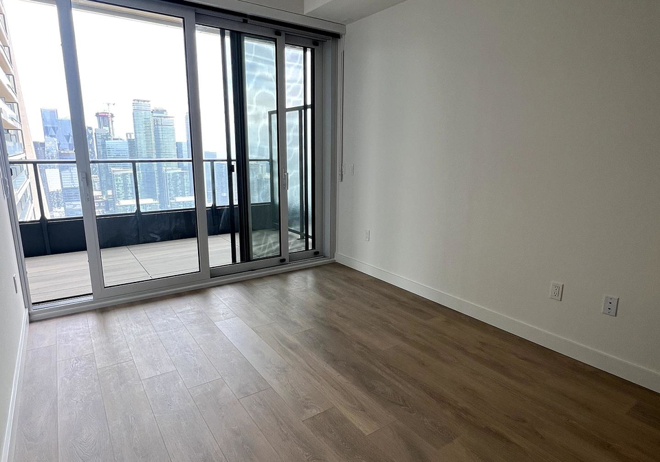 3-concord-cityplace-way-toronto-ontario-c12227252