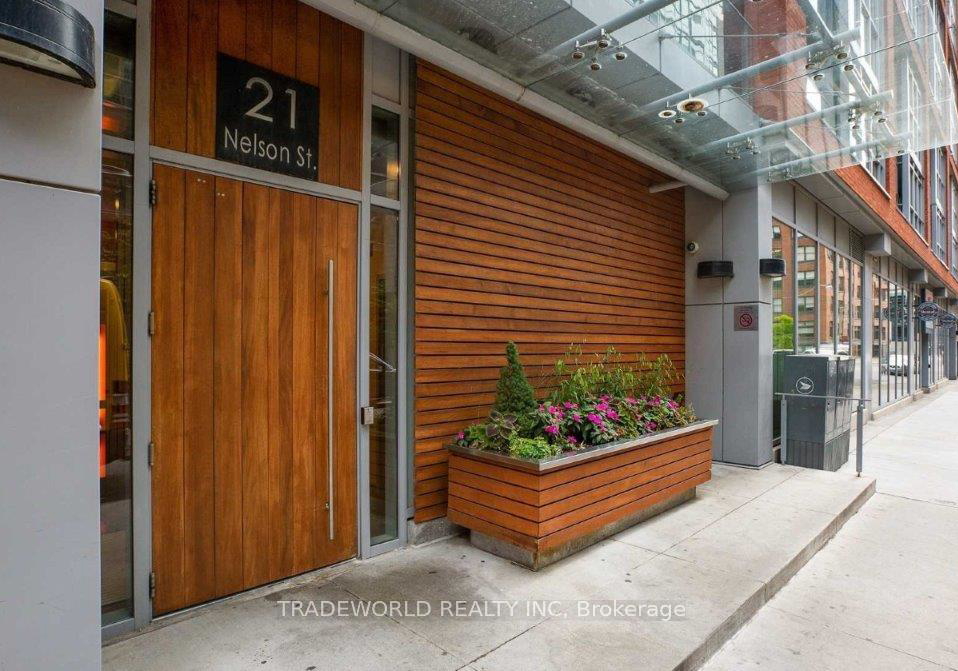 21-nelson-street-toronto-ontario-c12227418