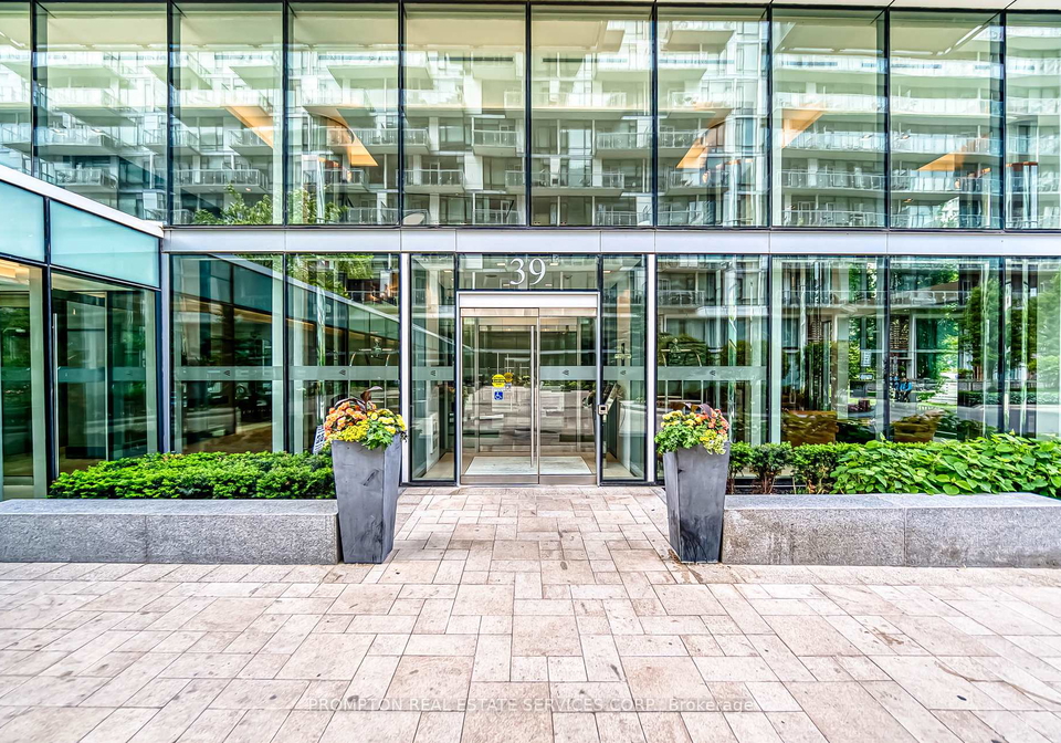 39-queens-quay-toronto-ontario-c12227530