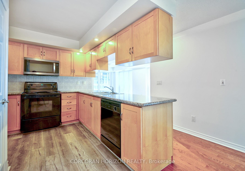 250-wellington-street-w-toronto-ontario-c12227639