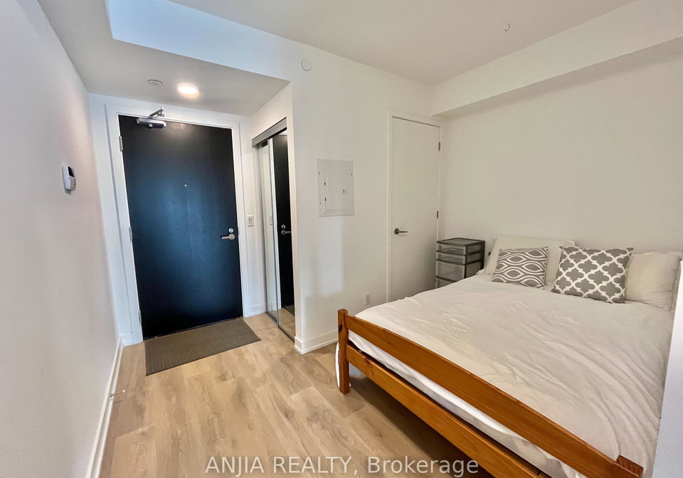 501-yonge-street-toronto-ontario-c12227845
