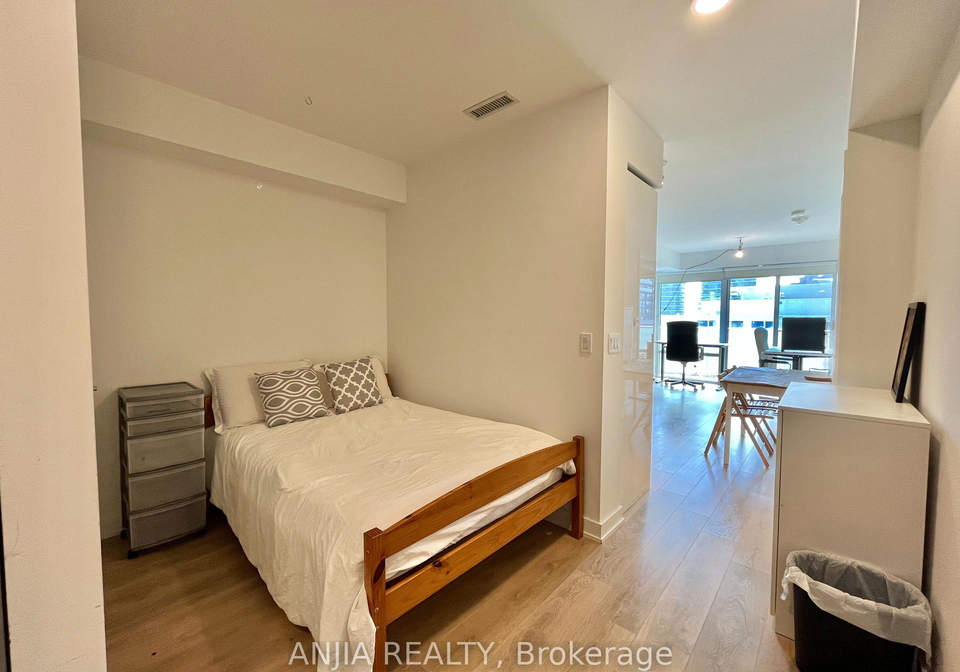 501-yonge-street-toronto-ontario-c12227845