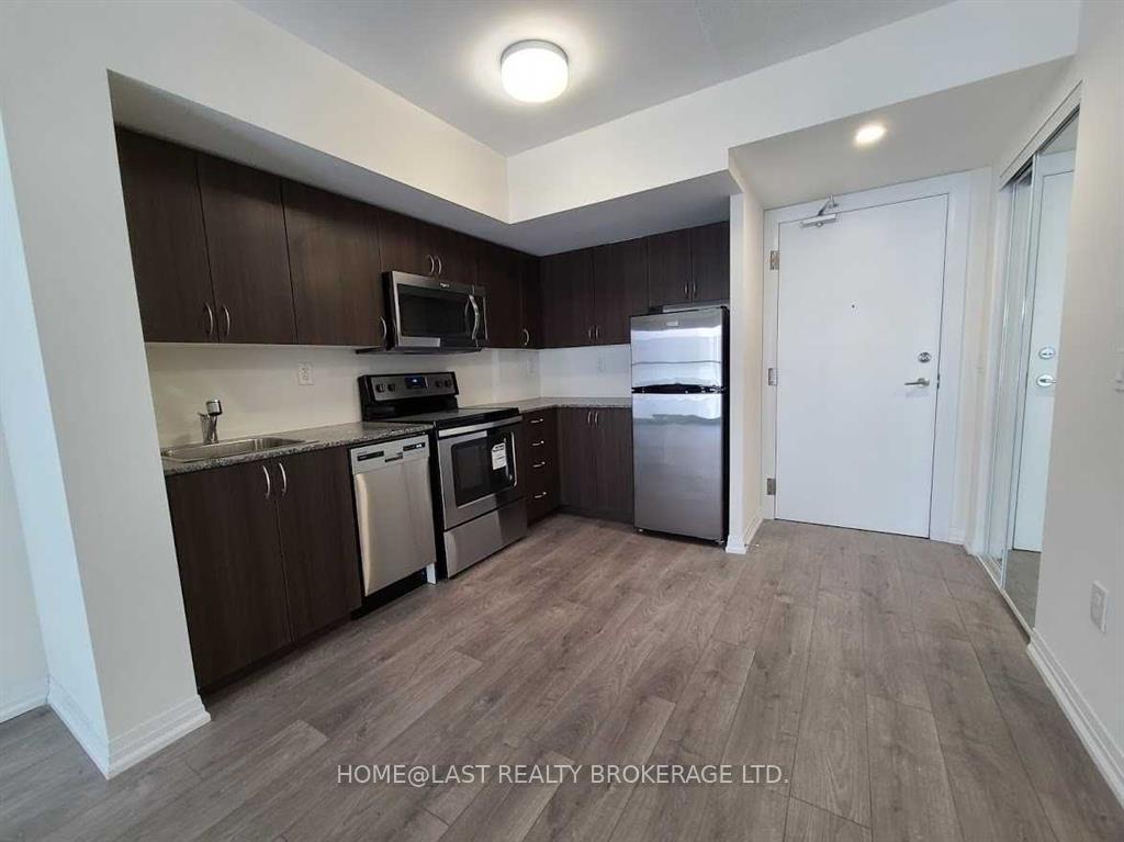 741-sheppard-avenue-w-toronto-ontario-c12228077