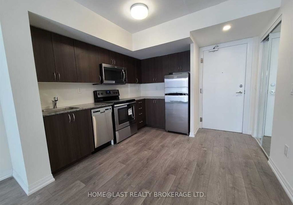 741-sheppard-avenue-w-toronto-ontario-c12228077