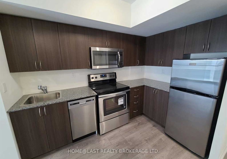 741-sheppard-avenue-w-toronto-ontario-c12228077
