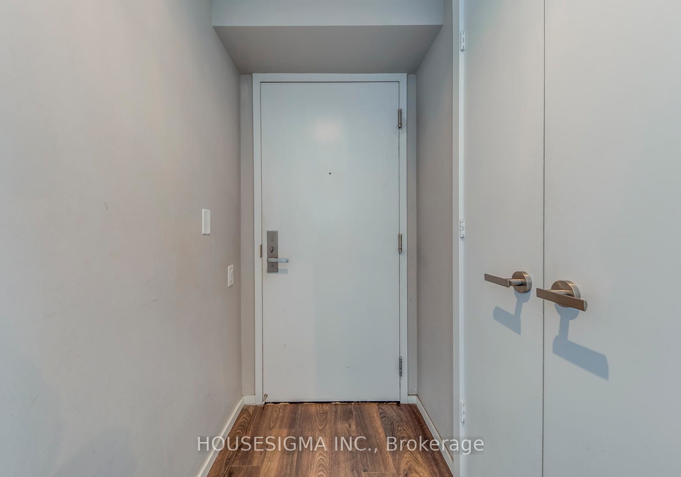5-st-joseph-street-toronto-ontario-c12228082