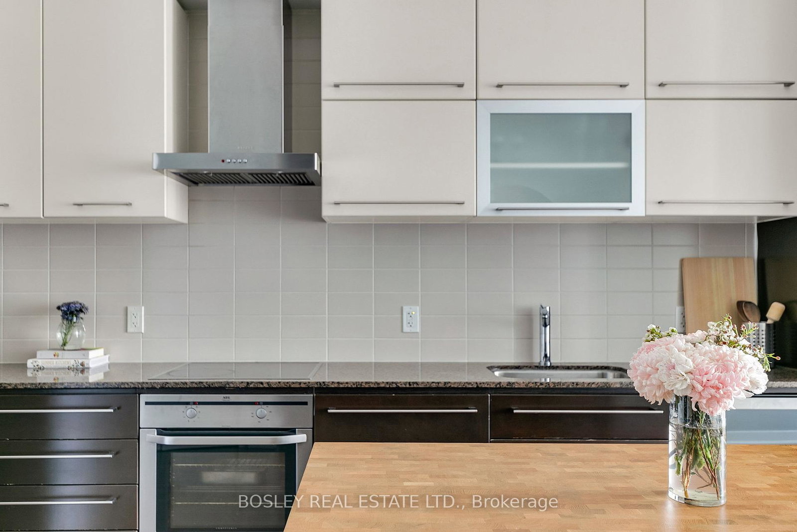 770-bay-street-toronto-ontario-c12229268