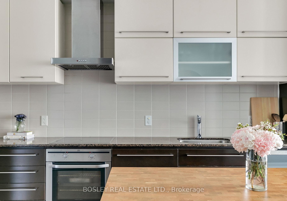 770-bay-street-toronto-ontario-c12229268