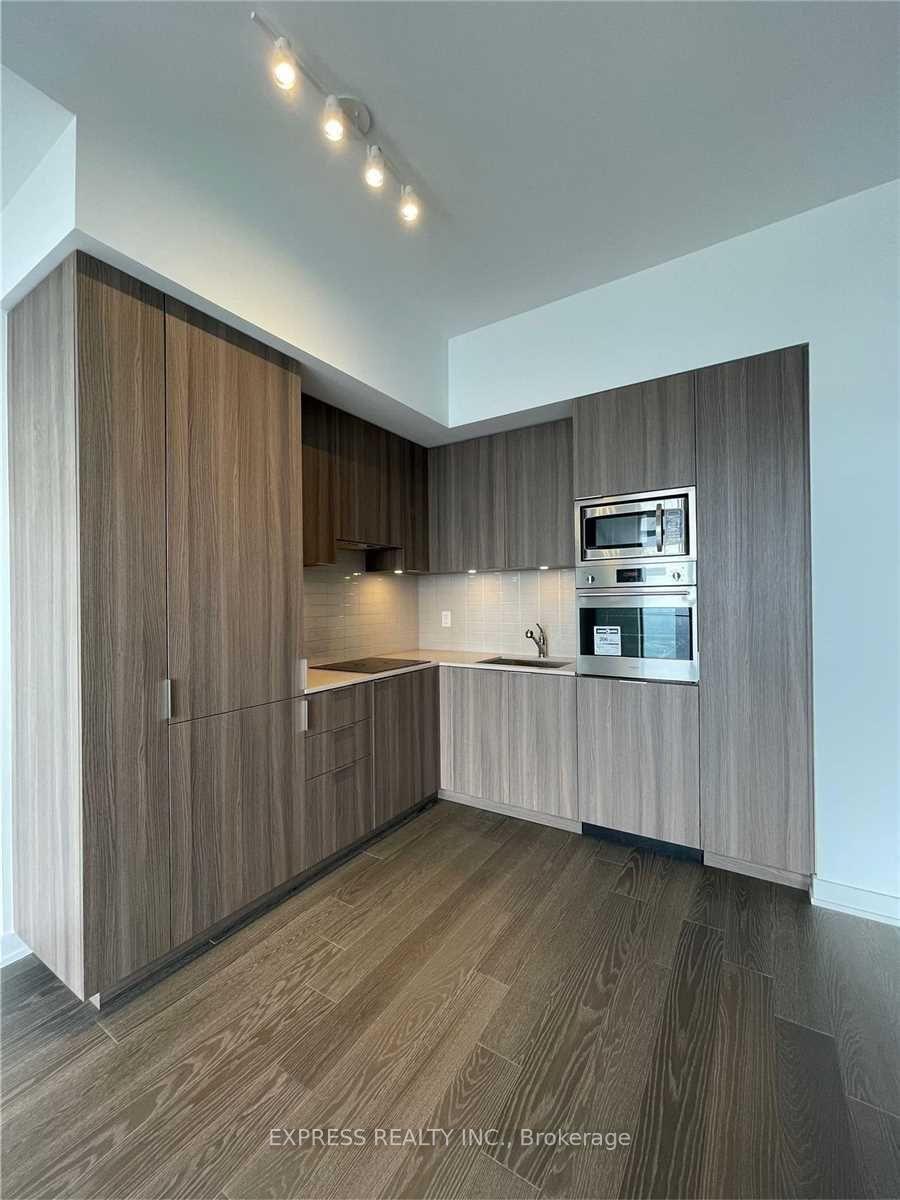 11-wellesley-street-w-toronto-ontario-c12229272