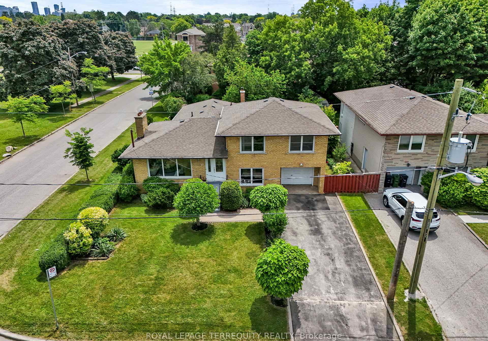 35-lissom-crescent-toronto-ontario-c12229484