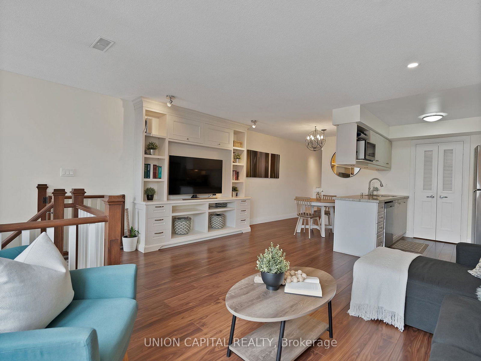 72-aerodrome-crescent-east-york-ontario-c12229876