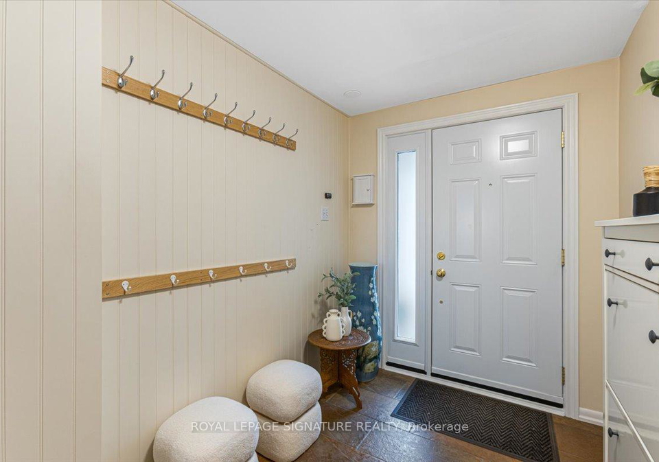 86-wagon-trailway-north-york-ontario-c12229894