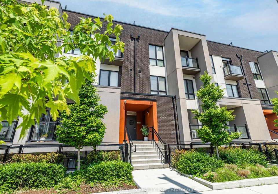 12-marquette-avenue-toronto-ontario-c12230451