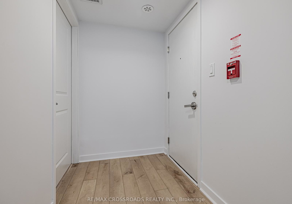 12-marquette-avenue-toronto-ontario-c12230451