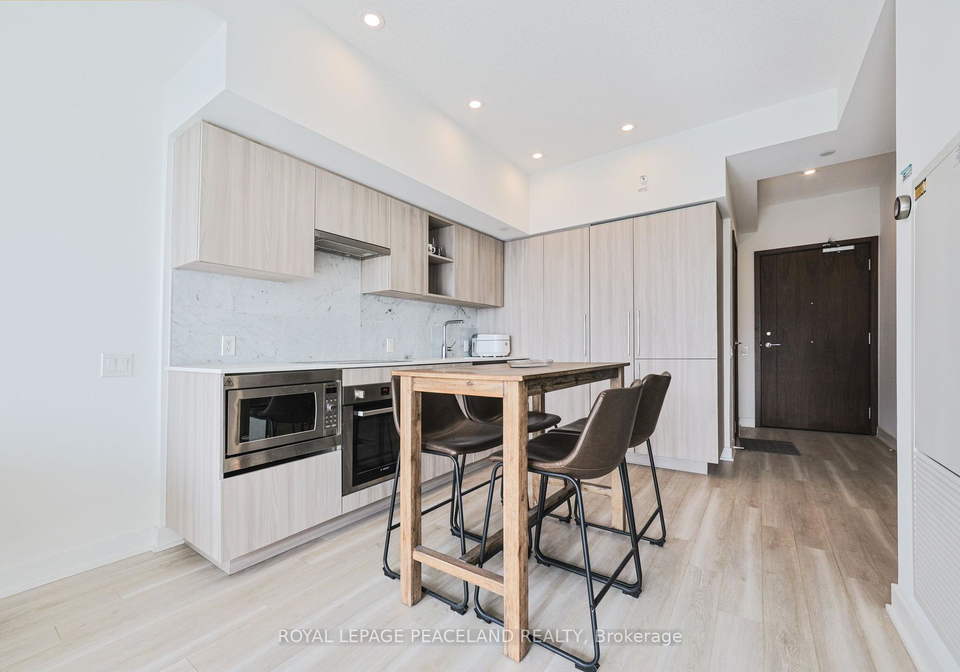 19-bathurst-street-toronto-ontario-c12230932
