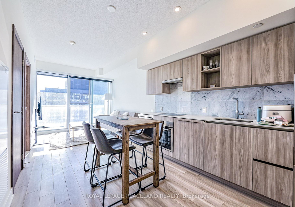 19-bathurst-street-toronto-ontario-c12230932