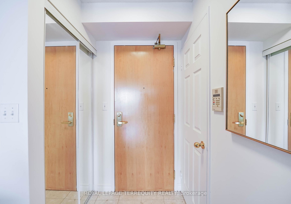 43-eglinton-avenue-e-toronto-ontario-c12231061