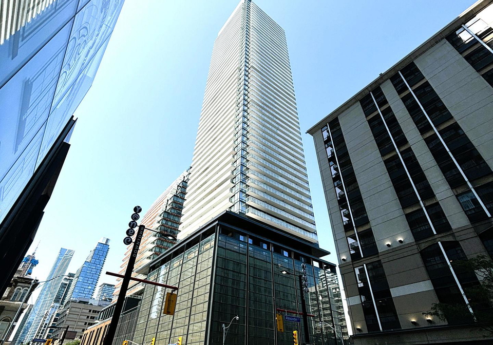 501-yonge-street-toronto-ontario-c12231091