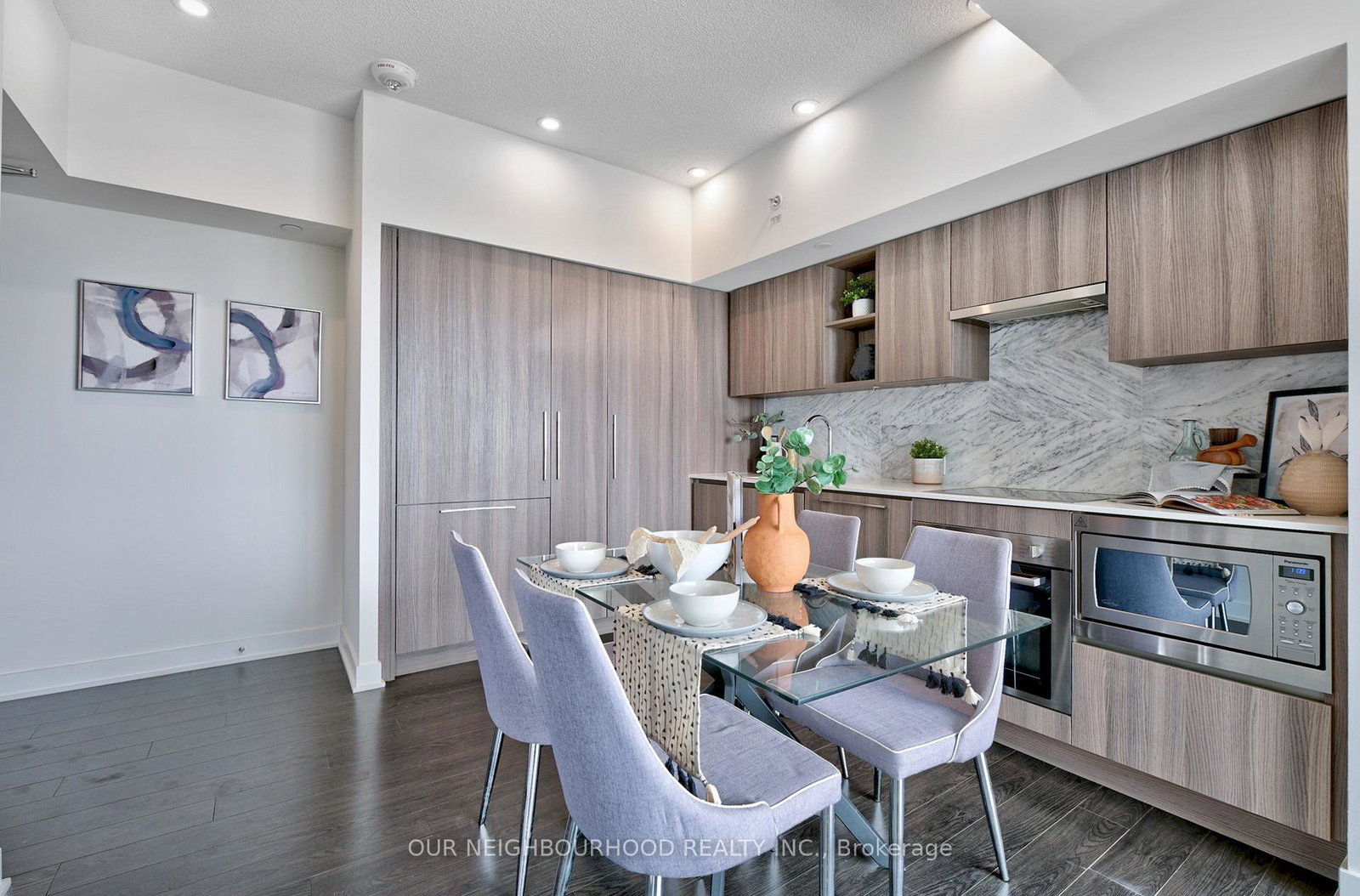 19-bathurst-street-toronto-ontario-c12231172