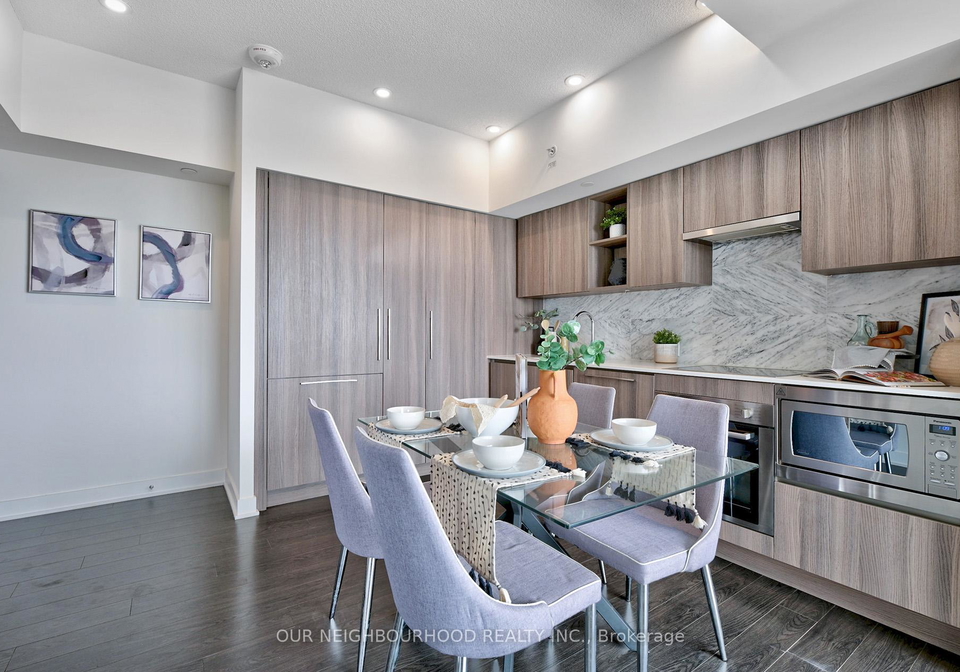 19-bathurst-street-toronto-ontario-c12231172
